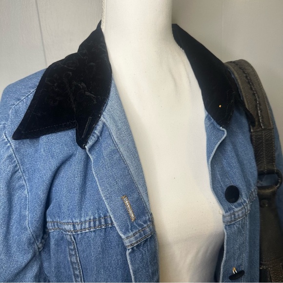 Vintage Delta Burke Blue Denim Button Down with Black Velvet Accents - Picture 5 of 5